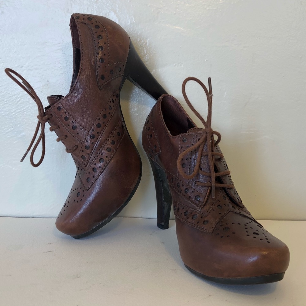 Gianni Bini Brown Oxford Heels, Sz 7.5